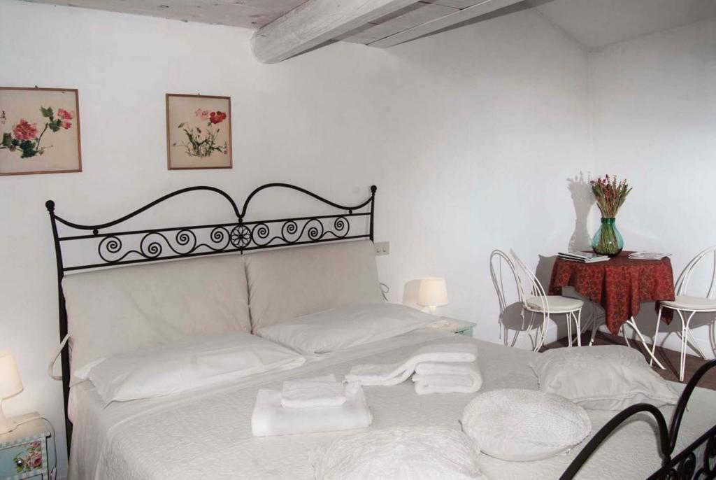B&B Al Castello Fabro Quarto foto